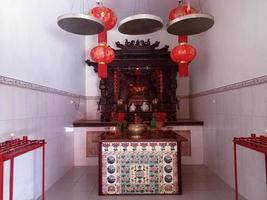 Malang, Indonesien, am 07. Januar 2023. Aufregung am chinesischen Silvester. deu ein Kiong-Tempel, ein Ort der Anbetung für drei Religionen, Konfuzianismus, Taoismus und Buddhismus. foto