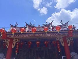 Malang, Indonesien, am 07. Januar 2023. Aufregung am chinesischen Silvester. deu ein Kiong-Tempel, ein Ort der Anbetung für drei Religionen, Konfuzianismus, Taoismus und Buddhismus. foto