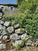 altes Berghaus aus Stein foto