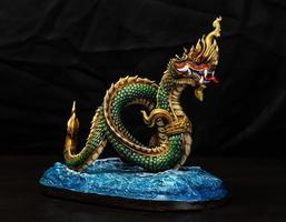 König der Naga, Naka-Thailand-Drache oder Schlangenkönig im Dunkeln