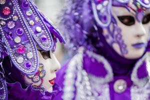 venedig, italien - februar 2019 karneval von venedig, typisch italienische tradition und festlichkeit mit masken foto