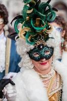 venedig, italien - februar 2019 karneval von venedig, typisch italienische tradition und festlichkeit mit masken foto