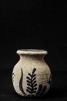 handgefertigte Vase aus Porzellan foto