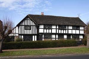 lindfield, west sussex, großbritannien - 01. februar. blick auf historische gebäude im dorf lindfield west sussex am 01. februar 2023 foto