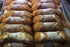 sizilianische Cannoli italienisches Dessertgebäck foto