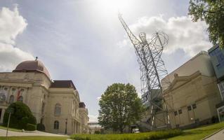 graz österreich historisches opernhaus freiheitsstatue gebäudeansicht foto