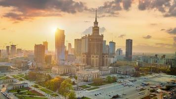 Luftbild der Skyline der Innenstadt von Warschau in Polen foto