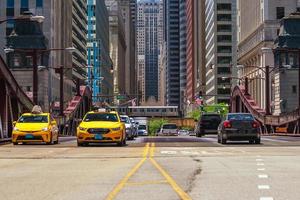 Verkehr in der Innenstadt von Chicago foto