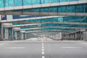 Tore im Flughafen Atatürk in Istanbul, Türkei foto