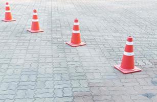 Leitkegel auf der Straße foto