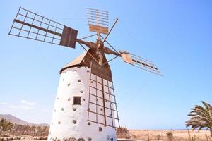 Ansicht mit traditioneller Windmühle foto