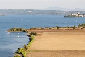 schöne landschaft am bolsenasee. Alt Latium foto