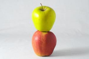 Äpfel auf grau Hintergrund foto