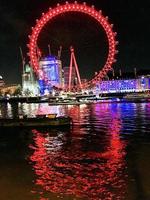 London im Vereinigten Königreich im März 2018. Ein Blick auf das London Eye bei Nacht foto