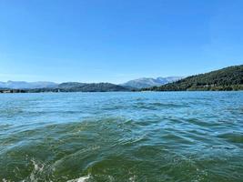 ein Blick auf den Lake Windermere in der Sommersonne foto