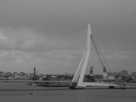 die stadt rotterdam in den niederlanden foto