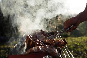 Lammkoteletts auf dem Grill foto