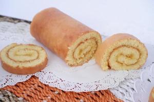 Kuchen mit köstlich Ananas Marmelade wie ein Hintergrund foto