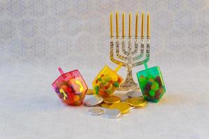 jüdischer feiertag chanukka feier tallit vintage menorah foto