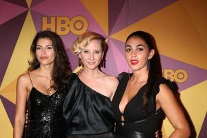 los angeles - 7. jan - sofia pernas, anne heche, natacha karam bei der hbo post golden globe party 2018 im beverly hilton hotel am 7. januar 2018 in beverly hills, ca foto