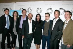 los angeles, 8. feb - bill lawrence, christa miller, josh hopkins, ian gomez, courteney cox, dan byrd, brian van holt, kevin biegel kommt am 8. februar 2012 in beverly zur cougar town vorführung und zum panel im paley center for media Hügel, ca foto