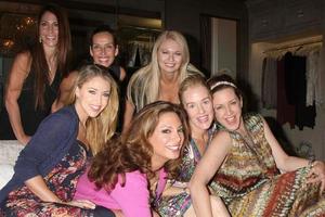 los angeles, nov 14 - alex meneses und seine freunde, jadyn douglas, penelope ann miller, joely fisher und angeline-rose troy beim privaten einkaufsevent in der nackten prinzessin am 14. november 2015 in los angeles, ca foto