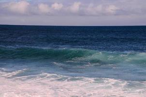 stürmisch Blau Meer foto