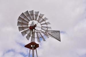 Ansicht mit traditioneller Windmühle foto