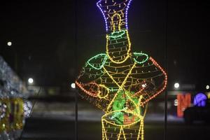 Dezember 24 2022. Richmond hügel, Ontario. Weihnachten Beleuchtung im das bilden von ein Schlagzeuger ist Teil von das Richmond Hügel 'Reise in Verzauberung' Anzeige. foto