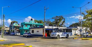 playa del carmen quintana roo mexiko 2021 typische straße und stadtbild von playa del carmen mexiko. foto