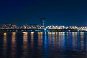 Brücke in der Nacht foto