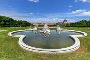 Aussicht von das Belvedere Palast und Garten mit Brunnen im Wien, Österreich. foto