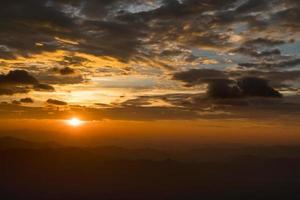 Berg bei Sonnenuntergang foto