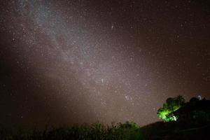 Milchstraße in der Nacht foto
