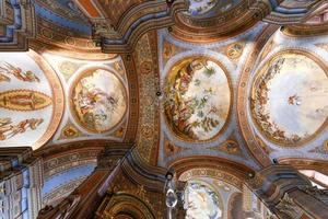 St. Ulrich, Italien - - aug 14, 2021, neoklassisch Stil katholisch Gemeinde Kirche von st. Ulrich im St. Ulrich im Dolomiten Alpen im Italien. foto