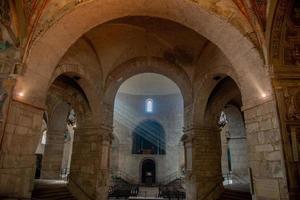 brescia Italien 2023 romanisch Kathedrale berühmt zum es ist kreisförmig gestalten und mittelalterlich Fresken foto