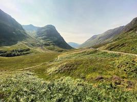 ein Aussicht von das schottisch Landschaft in der Nähe von Glencoe foto