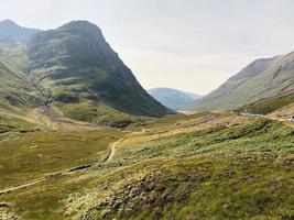 ein Aussicht von das schottisch Landschaft in der Nähe von Glencoe foto