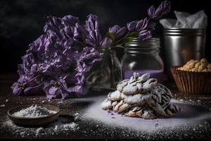 Vorbereitung zum gebraten lila Blume mit pulverisiert Zucker. Süss Dessert Fotografie foto