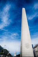 Buenos Aires Obelisk auf sonnig Tag foto
