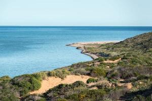 Korallenbucht kristallklares Wasser Sandstrandparadies foto