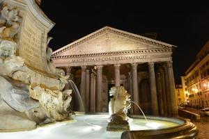 Rom Pantheon Brunnen Nacht Aussicht foto