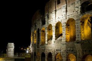 Rom Kolosseum Nacht Aussicht foto