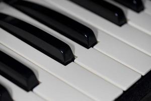alte E-Piano-Orgel-Tastatur foto