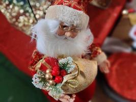 weihnachtsmann weihnachtsdekoration figur gesicht detail foto