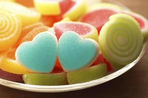 süße Süßigkeiten in Herzform foto
