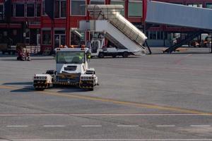 Flughafen Bedienung Betrieb Fahrzeug foto