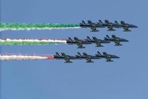 Frecce dreifarbig Italien akrobatisch Flug Mannschaft Italienisch Flagge rot Weiß und Grün Rauch foto