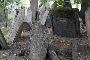 jüdischer alter friedhof in prag foto