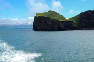 schön Küste Linie von Island Landschaft foto